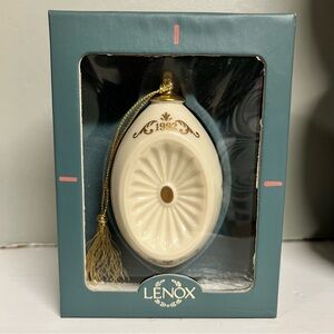 Lenox 1992 Annual Ornament